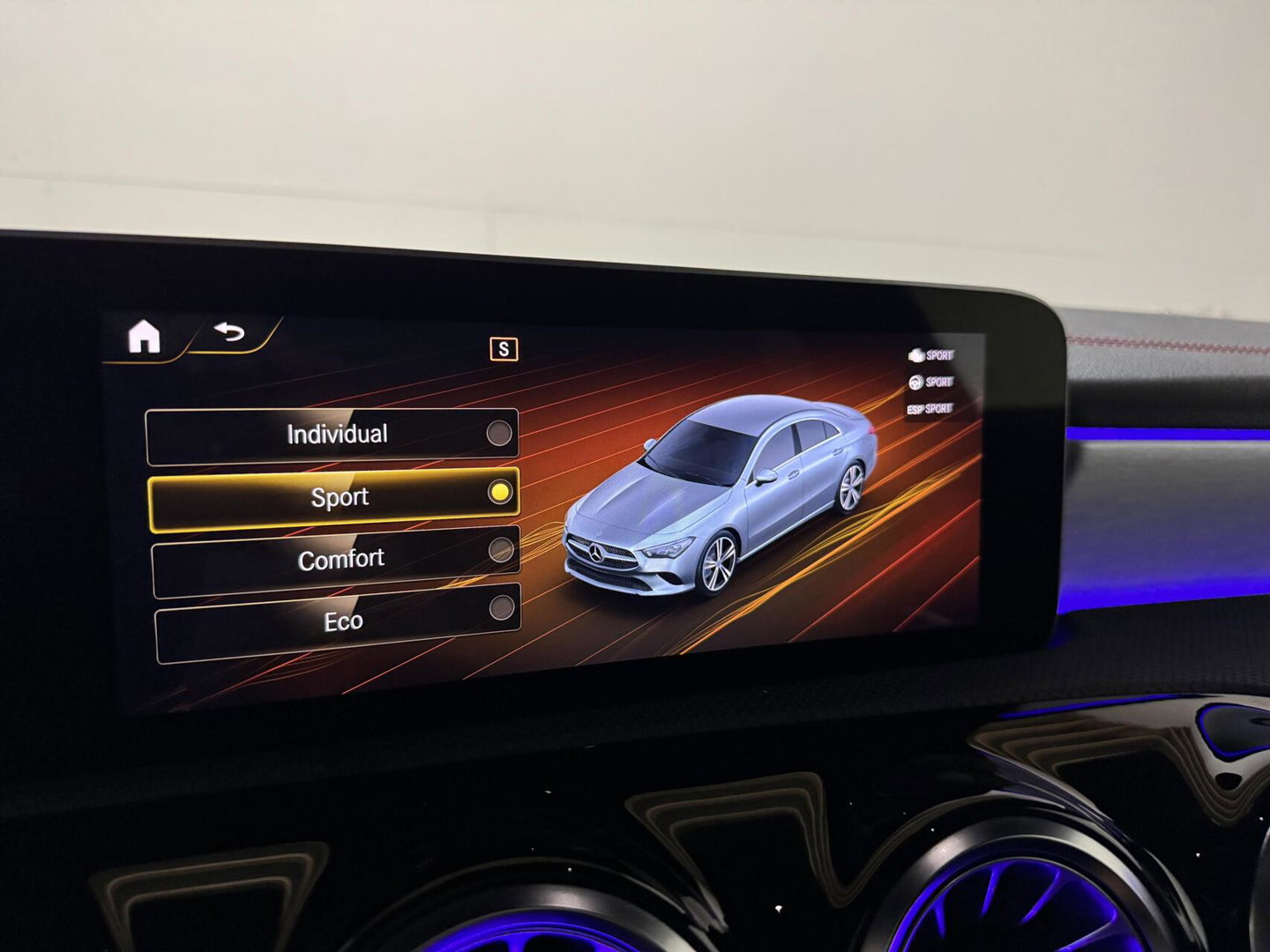 Mercedes-Benz CLA 200 AMG Pano Sfeer Camera CarPlay Cruise