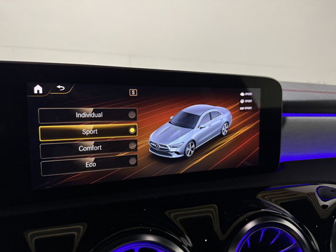 Mercedes-Benz CLA 200 AMG Pano Sfeer Camera CarPlay Cruise
