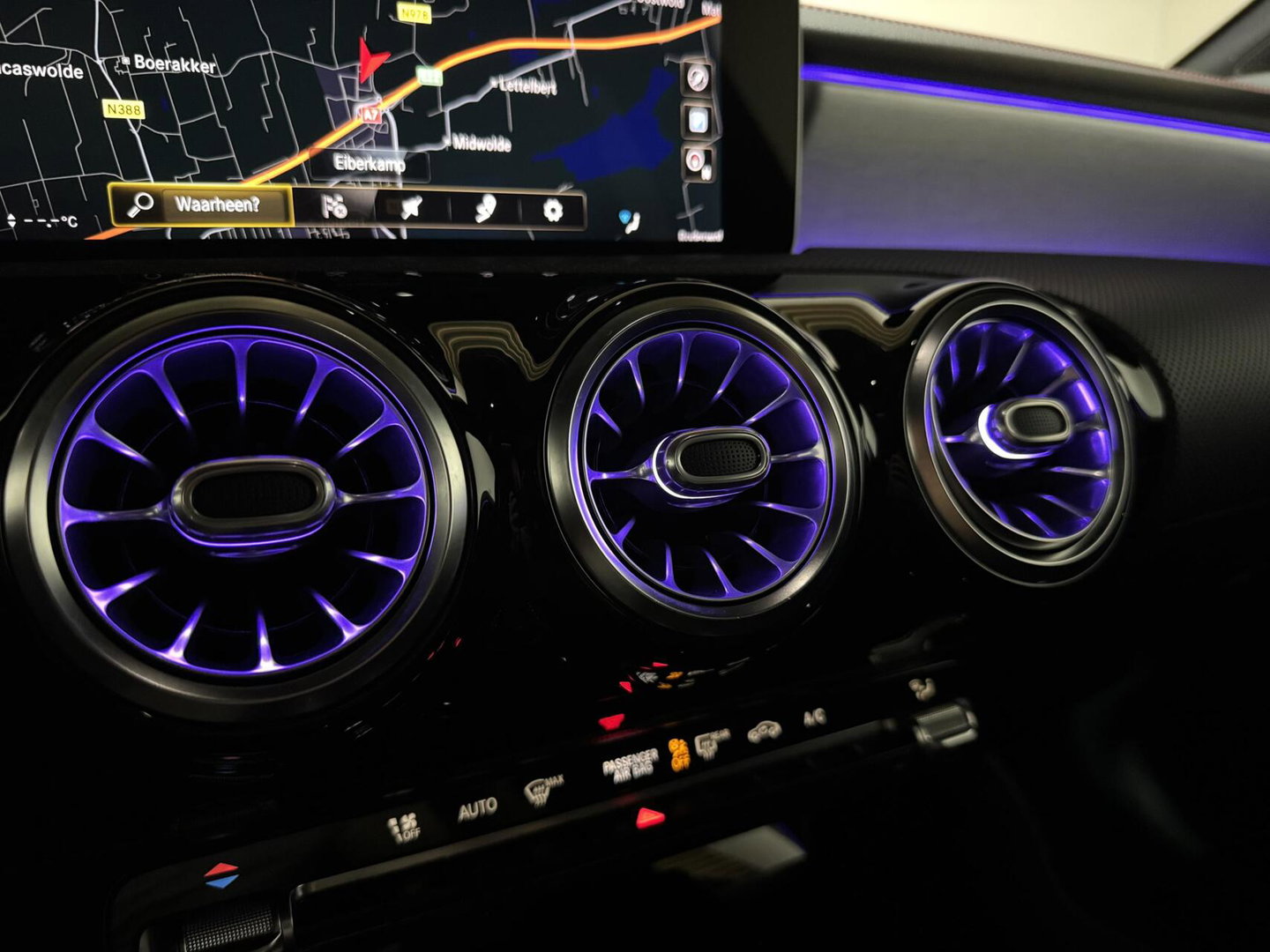 Mercedes-Benz CLA 200 AMG Pano Sfeer Camera CarPlay Cruise