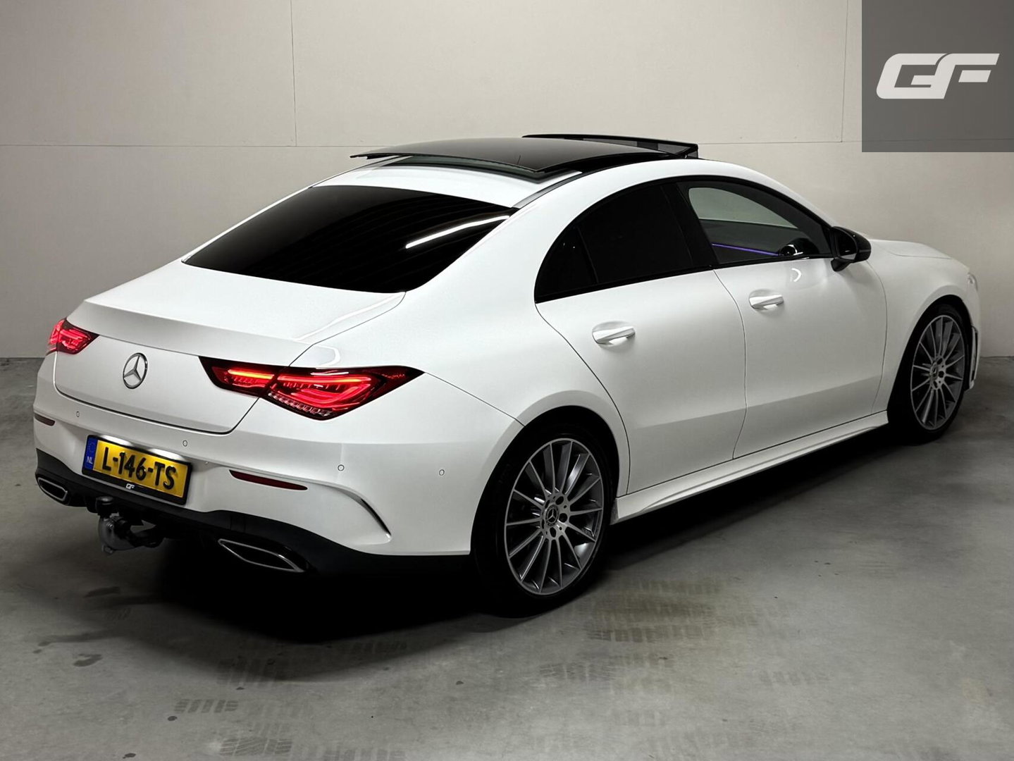 Mercedes-Benz CLA 200 AMG Pano Sfeer Camera CarPlay Cruise