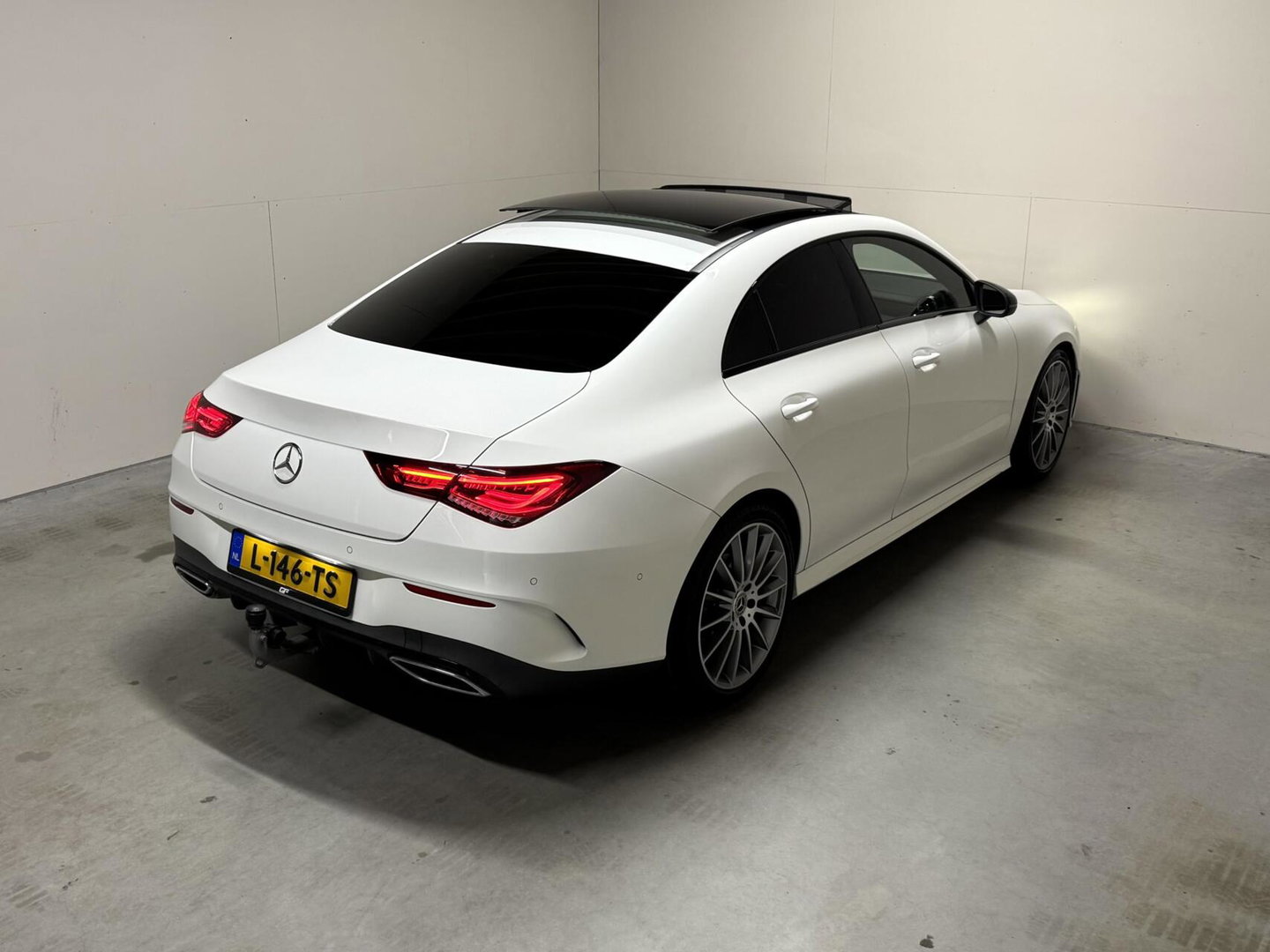 Mercedes-Benz CLA 200 AMG Pano Sfeer Camera CarPlay Cruise