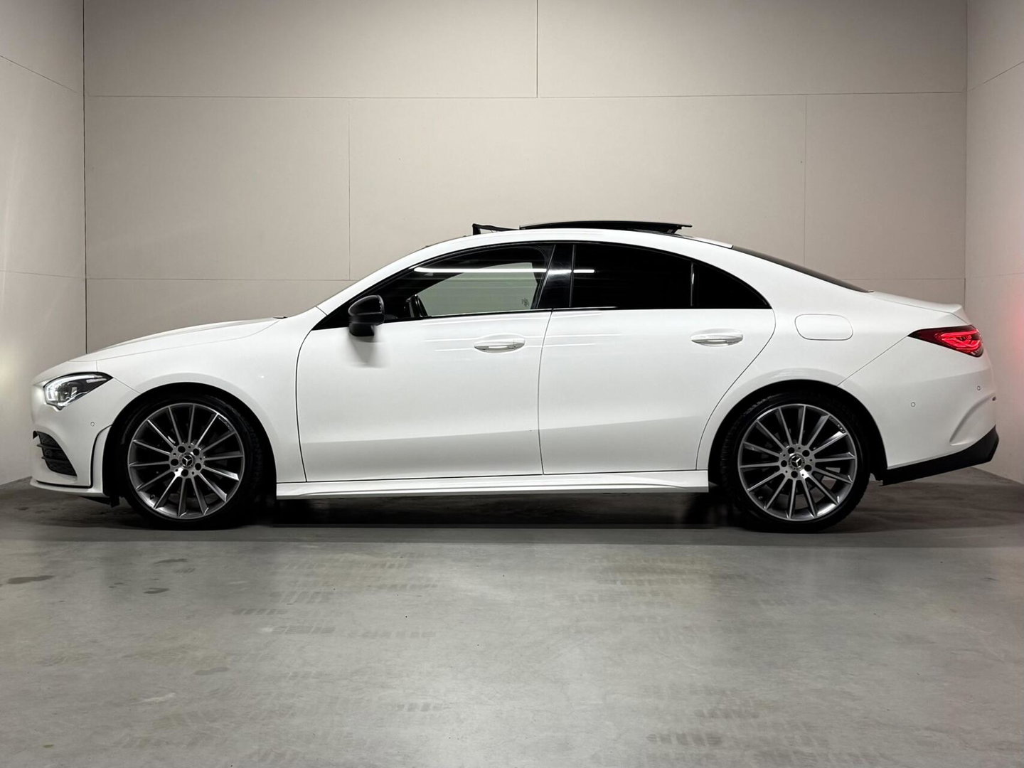 Mercedes-Benz CLA 200 AMG Pano Sfeer Camera CarPlay Cruise