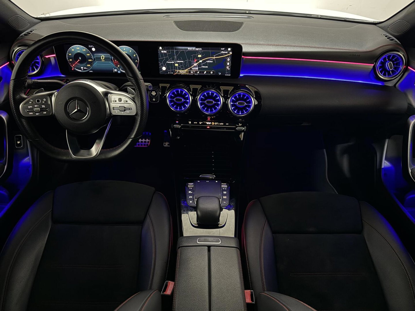 Mercedes-Benz CLA 200 AMG Pano Sfeer Camera CarPlay Cruise