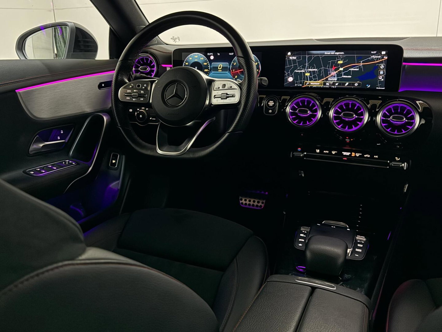 Mercedes-Benz CLA 200 AMG Pano Sfeer Camera CarPlay Cruise