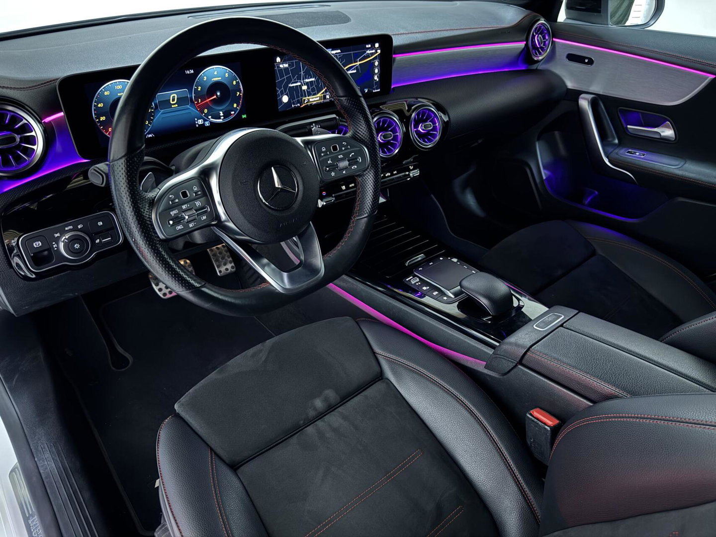 Mercedes-Benz CLA 200 AMG Pano Sfeer Camera CarPlay Cruise