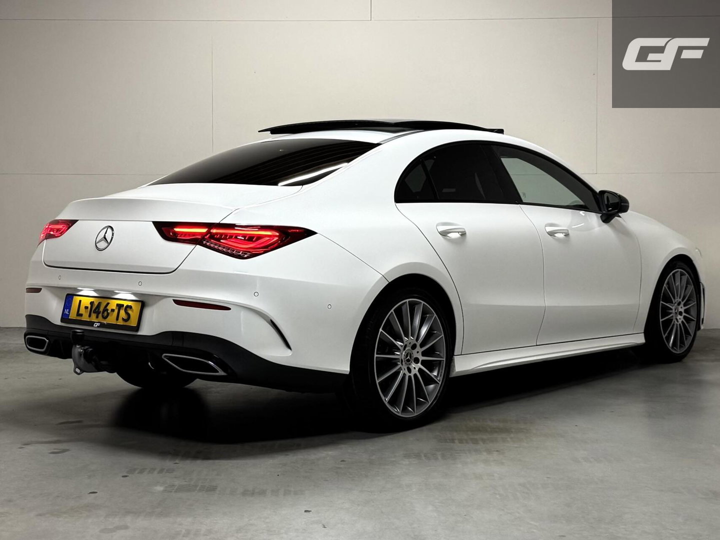 Mercedes-Benz CLA 200 AMG Pano Sfeer Camera CarPlay Cruise
