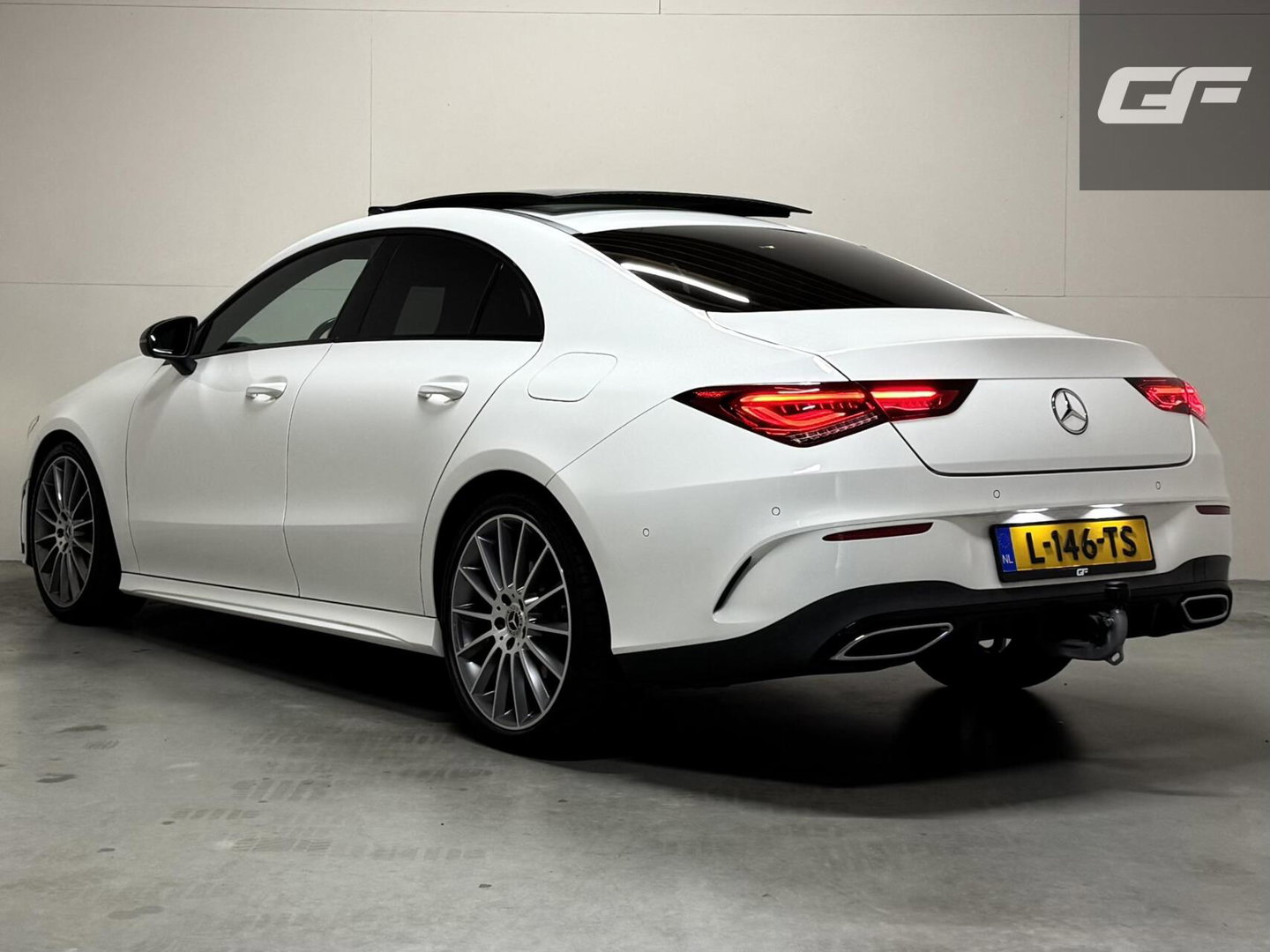 Mercedes-Benz CLA 200 AMG Pano Sfeer Camera CarPlay Cruise