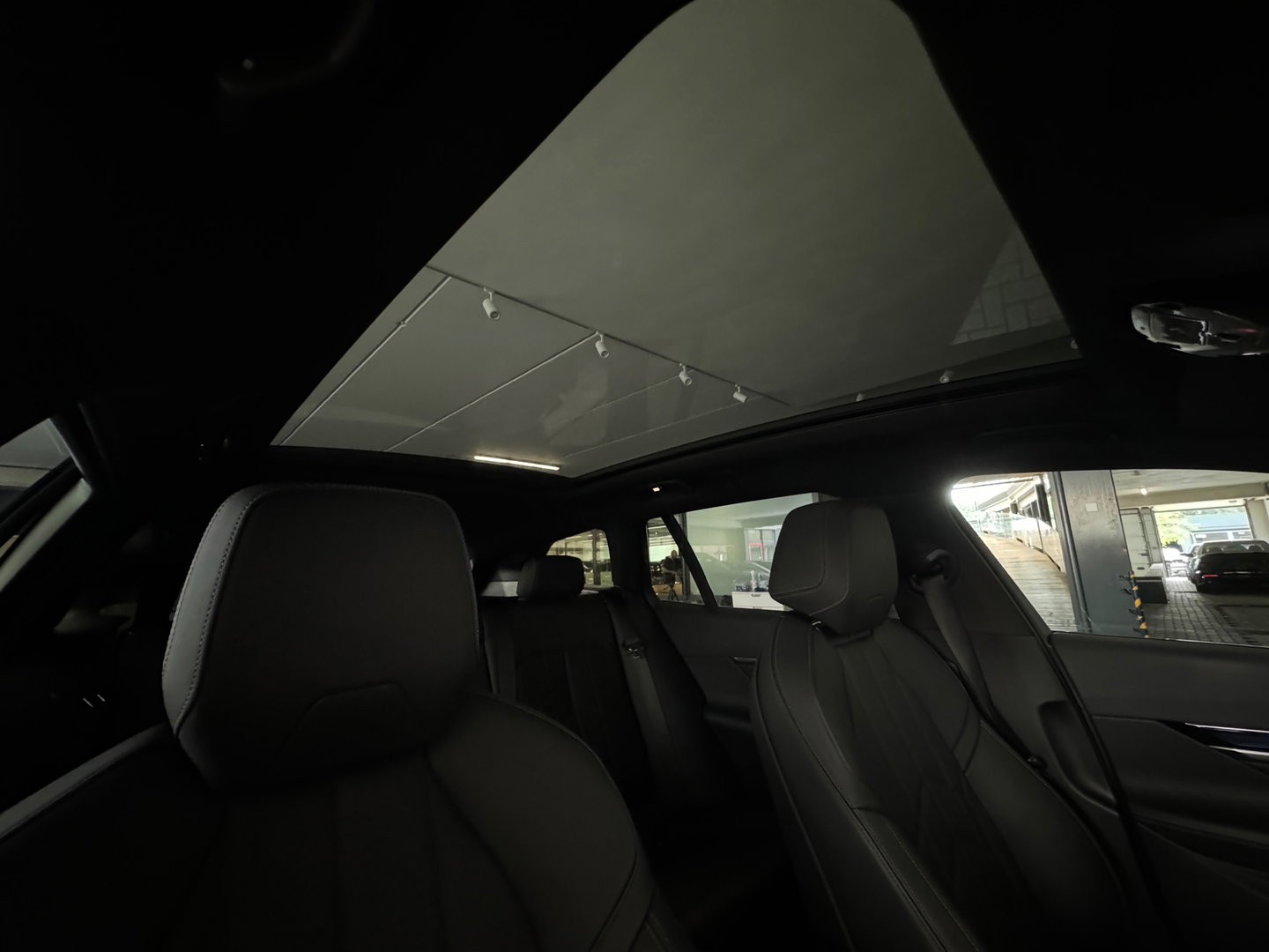 BMW 5 Serie Touring 520i M Sport Pano|HuD|H/K|Memory|Trekhaak