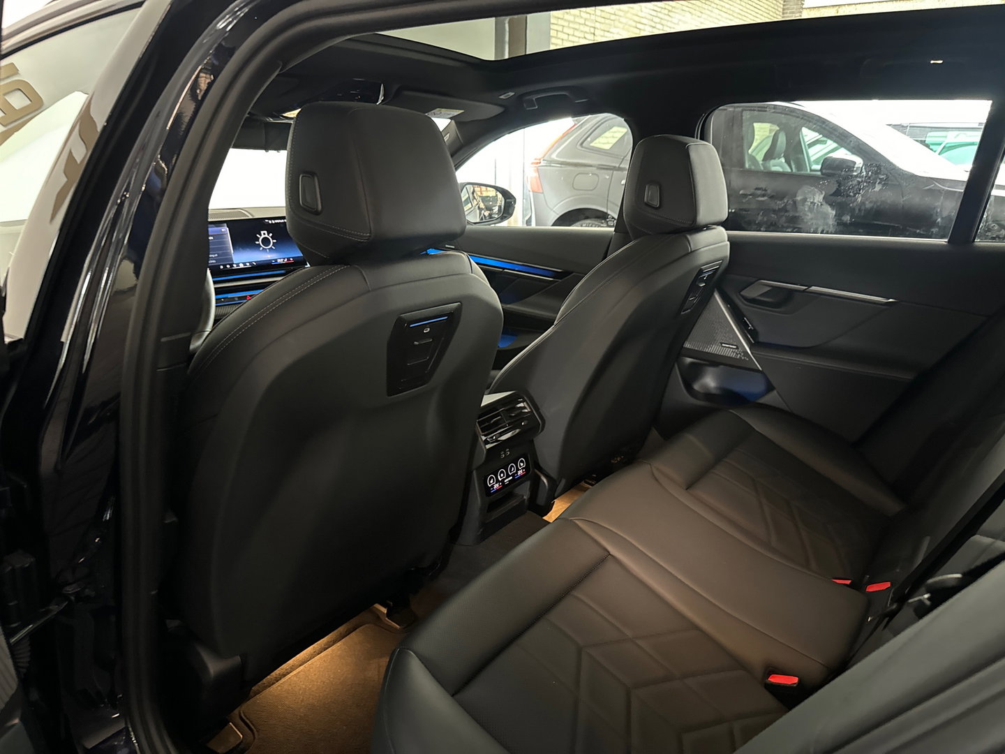 BMW 5 Serie Touring 520i M Sport Pano|HuD|H/K|Memory|Trekhaak