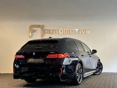 BMW 5 Serie Touring 520i M Sport Pano|HuD|H/K|Memory|Trekhaak