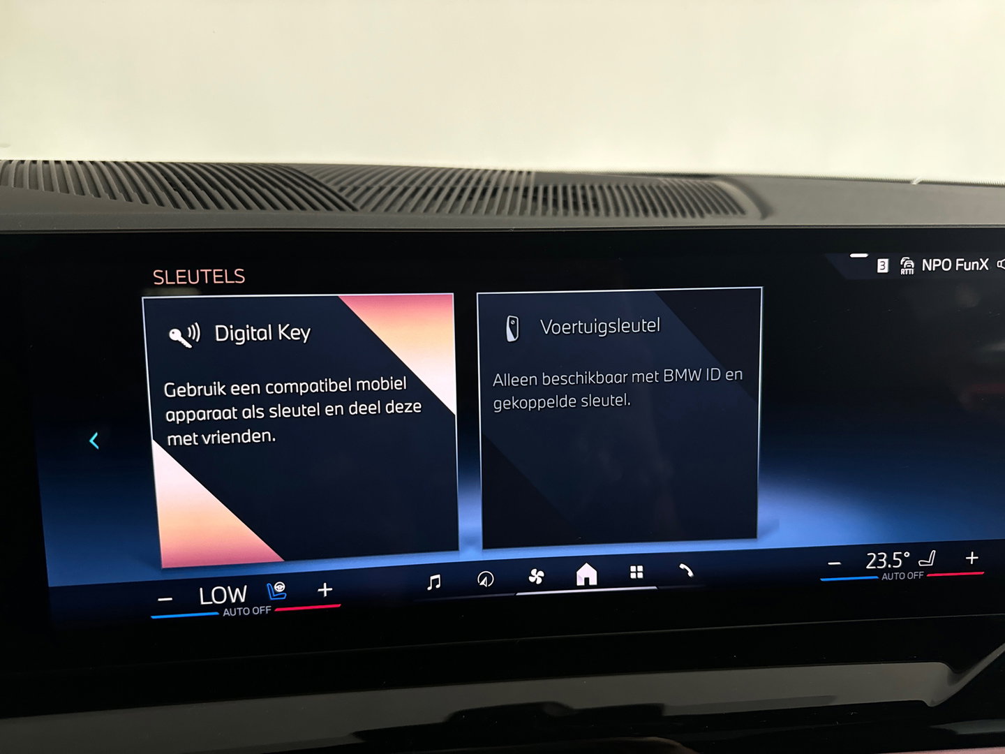 BMW 5 Serie Touring 520i M Sport Pano|HuD|H/K|Memory|Trekhaak