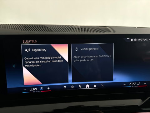 BMW 5 Serie Touring 520i M Sport Pano|HuD|H/K|Memory|Trekhaak