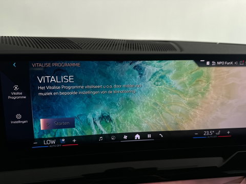BMW 5 Serie Touring 520i M Sport Pano|HuD|H/K|Memory|Trekhaak