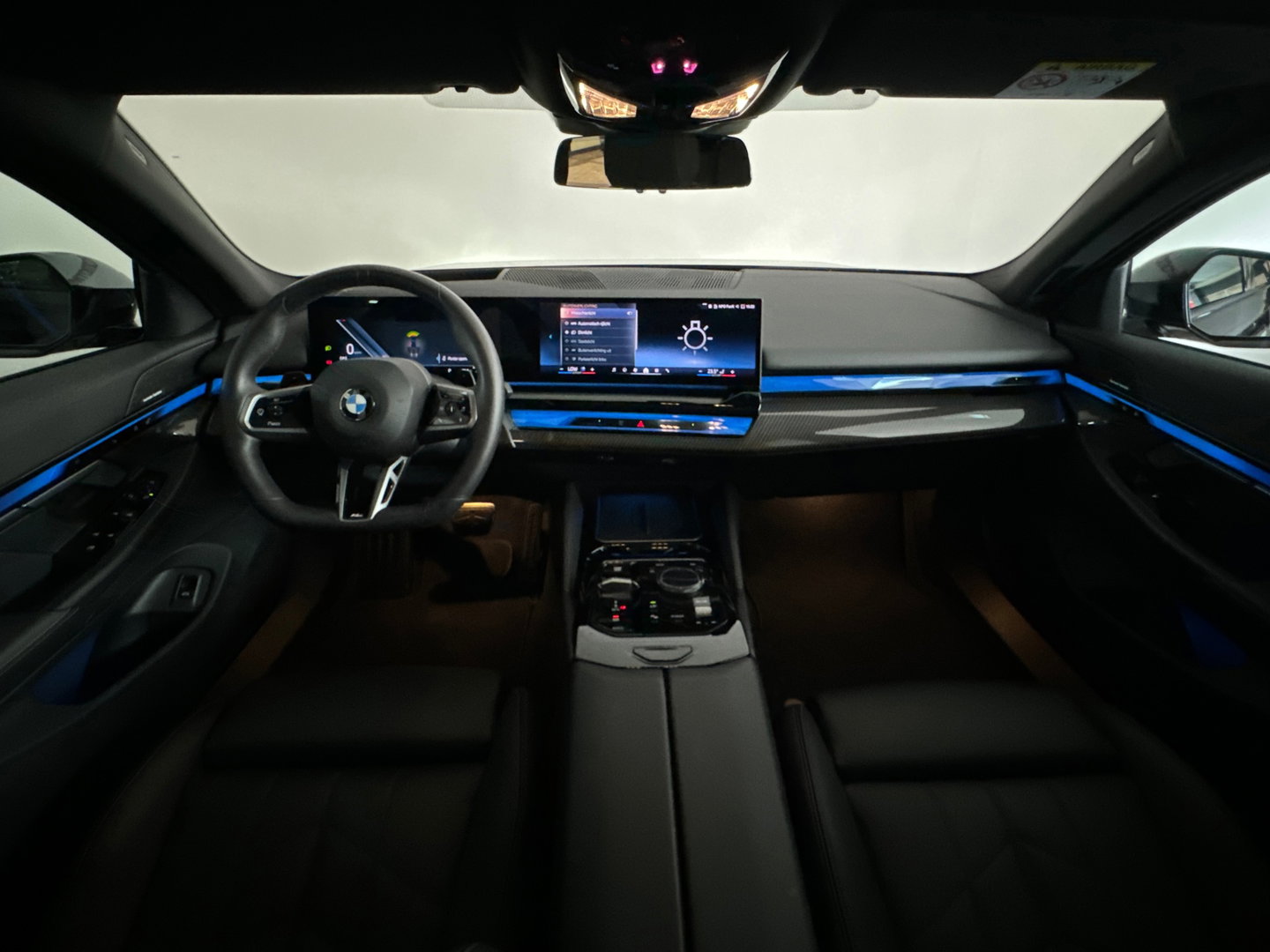 BMW 5 Serie Touring 520i M Sport Pano|HuD|H/K|Memory|Trekhaak
