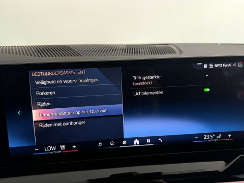 BMW 5 Serie Touring 520i M Sport Pano|HuD|H/K|Memory|Trekhaak