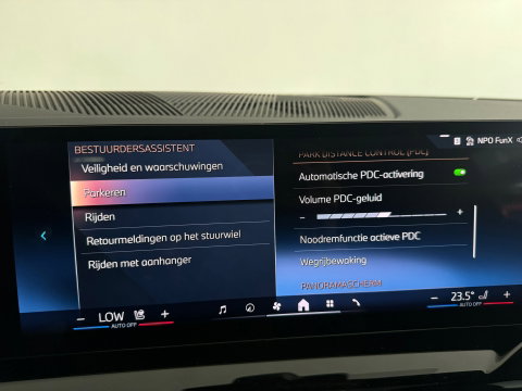 BMW 5 Serie Touring 520i M Sport Pano|HuD|H/K|Memory|Trekhaak