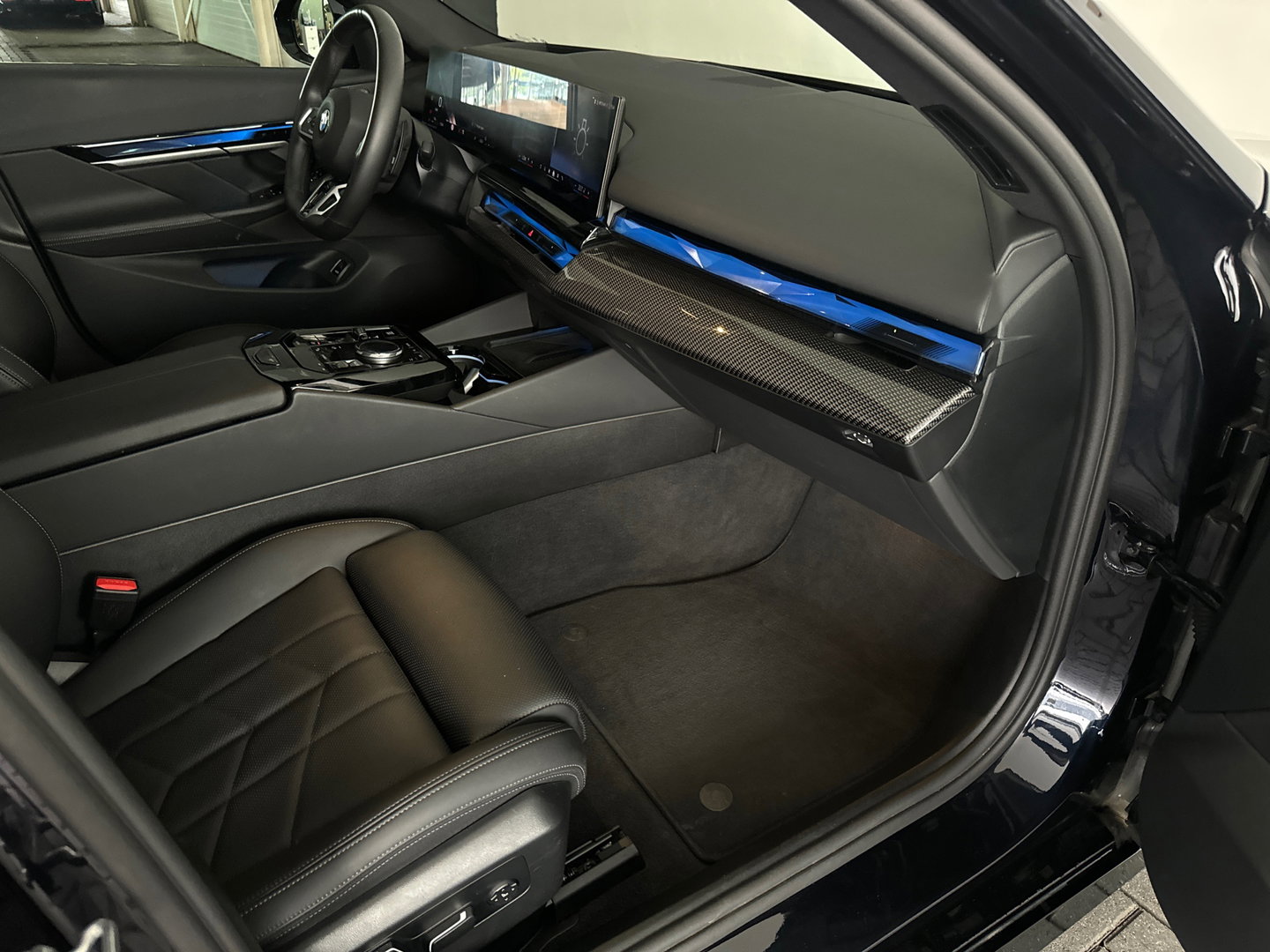 BMW 5 Serie Touring 520i M Sport Pano|HuD|H/K|Memory|Trekhaak