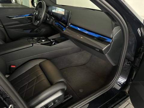 BMW 5 Serie Touring 520i M Sport Pano|HuD|H/K|Memory|Trekhaak