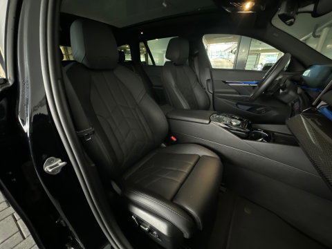 BMW 5 Serie Touring 520i M Sport Pano|HuD|H/K|Memory|Trekhaak