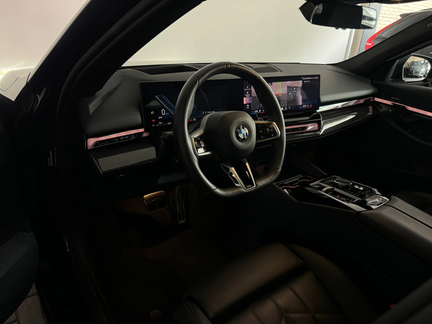 BMW 5 Serie Touring 520i M Sport Pano|HuD|H/K|Memory|Trekhaak