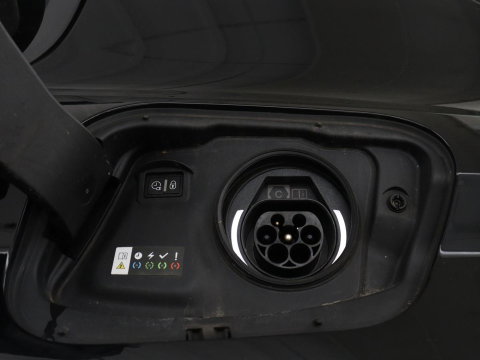 Peugeot 308 1.6 Plug-in Hybr. 180 Active Pack Bus. SOH 94,6% | Navigatie | Carplay | Parkeerhulp | Climate control | Full LED | Cruise control | Bluetooth | PHEV