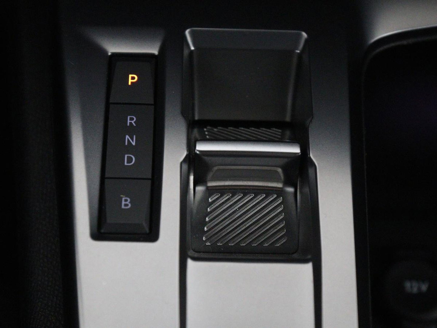 Peugeot 308 1.6 Plug-in Hybr. 180 Active Pack Bus. SOH 94,6% | Navigatie | Carplay | Parkeerhulp | Climate control | Full LED | Cruise control | Bluetooth | PHEV