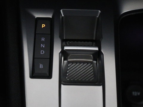 Peugeot 308 1.6 Plug-in Hybr. 180 Active Pack Bus. SOH 94,6% | Navigatie | Carplay | Parkeerhulp | Climate control | Full LED | Cruise control | Bluetooth | PHEV