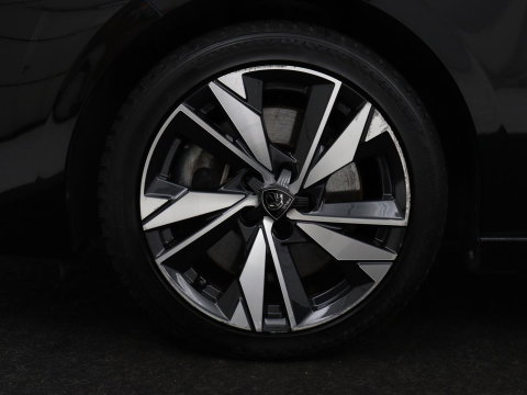 Peugeot 308 1.6 Plug-in Hybr. 180 Active Pack Bus. SOH 94,6% | Navigatie | Carplay | Parkeerhulp | Climate control | Full LED | Cruise control | Bluetooth | PHEV