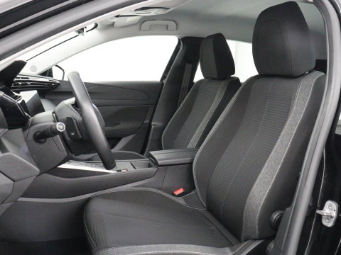 Peugeot 308 1.6 Plug-in Hybr. 180 Active Pack Bus. SOH 94,6% | Navigatie | Carplay | Parkeerhulp | Climate control | Full LED | Cruise control | Bluetooth | PHEV