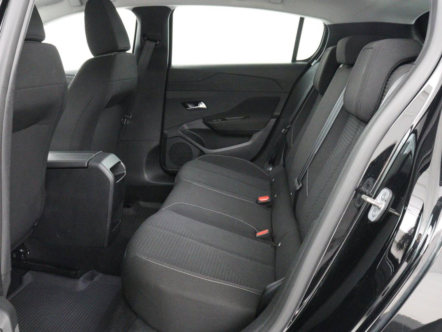 Peugeot 308 1.6 Plug-in Hybr. 180 Active Pack Bus. SOH 94,6% | Navigatie | Carplay | Parkeerhulp | Climate control | Full LED | Cruise control | Bluetooth | PHEV