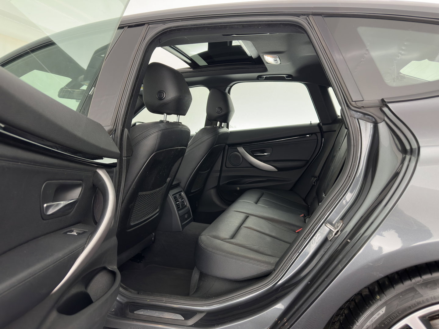 BMW 3-serie Gran Turismo 320i M-Sportpack High-Executive Aut. *PANO | LEATHER | FULL-LED | NAVI-FULLMAP | HEATED-SPORTSEATS | HIFI-SOUND | SHIFTPADDLES | ECC | PDC | CRUISE | 19''ALU*