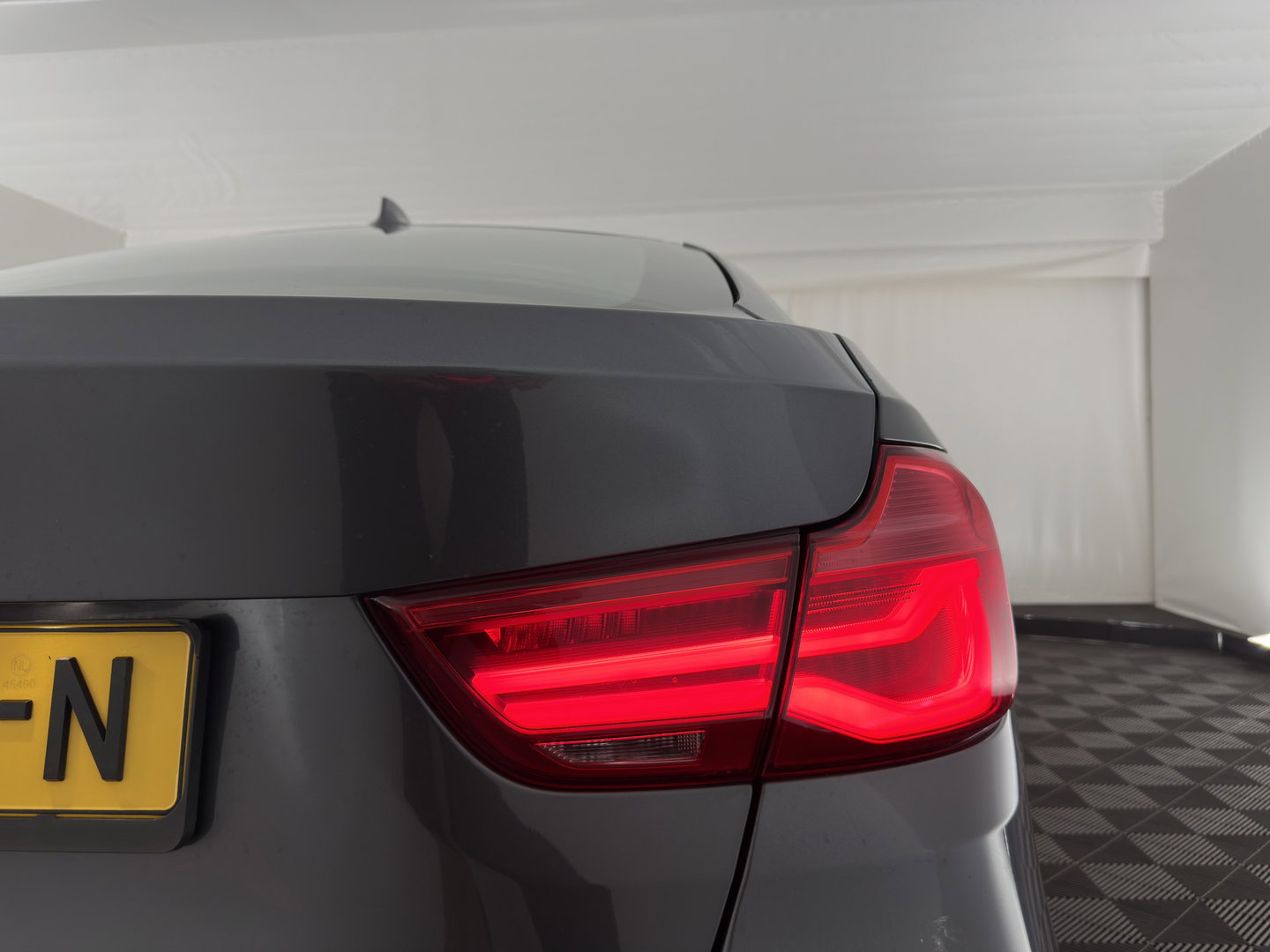 BMW 3-serie Gran Turismo 320i M-Sportpack High-Executive Aut. *PANO | LEATHER | FULL-LED | NAVI-FULLMAP | HEATED-SPORTSEATS | HIFI-SOUND | SHIFTPADDLES | ECC | PDC | CRUISE | 19''ALU*