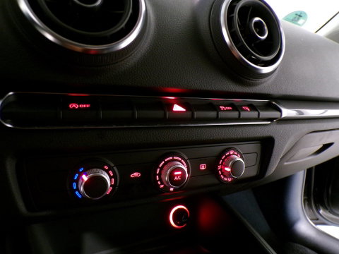 Audi A3 Sportback 1.4 TFSI Pro Line "Origineel NL!" Automaat! Parkeersensoren Navigatie Bluetooth Airco Cruise-control Half-Leder