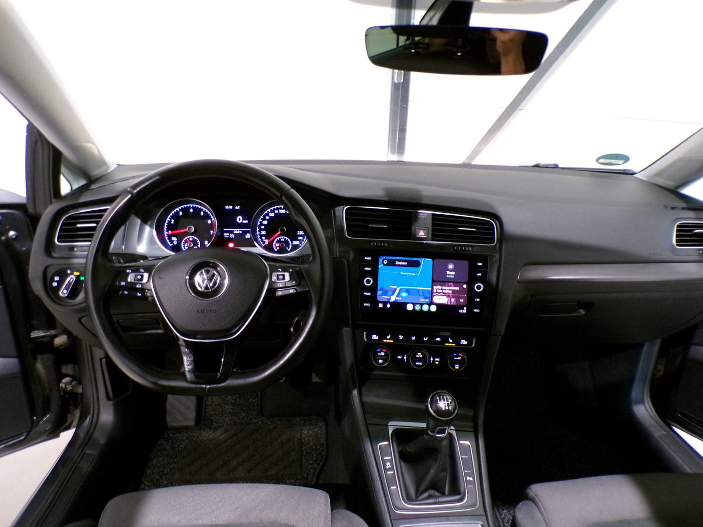 Volkswagen Golf 1.0 TSI Highline "Origineel NL!" Pano Stoelverwarming Apple-carplay Massage-stoel Android-auto Adaptive-cruise