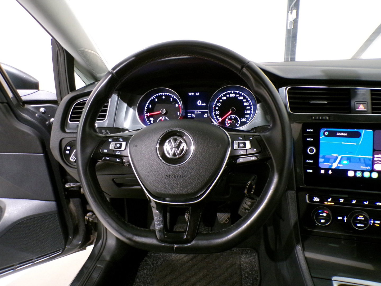 Volkswagen Golf 1.0 TSI Highline "Origineel NL!" Pano Stoelverwarming Apple-carplay Massage-stoel Android-auto Adaptive-cruise