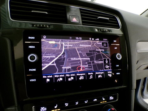 Volkswagen Golf 1.0 TSI Highline "Origineel NL!" Pano Stoelverwarming Apple-carplay Massage-stoel Android-auto Adaptive-cruise