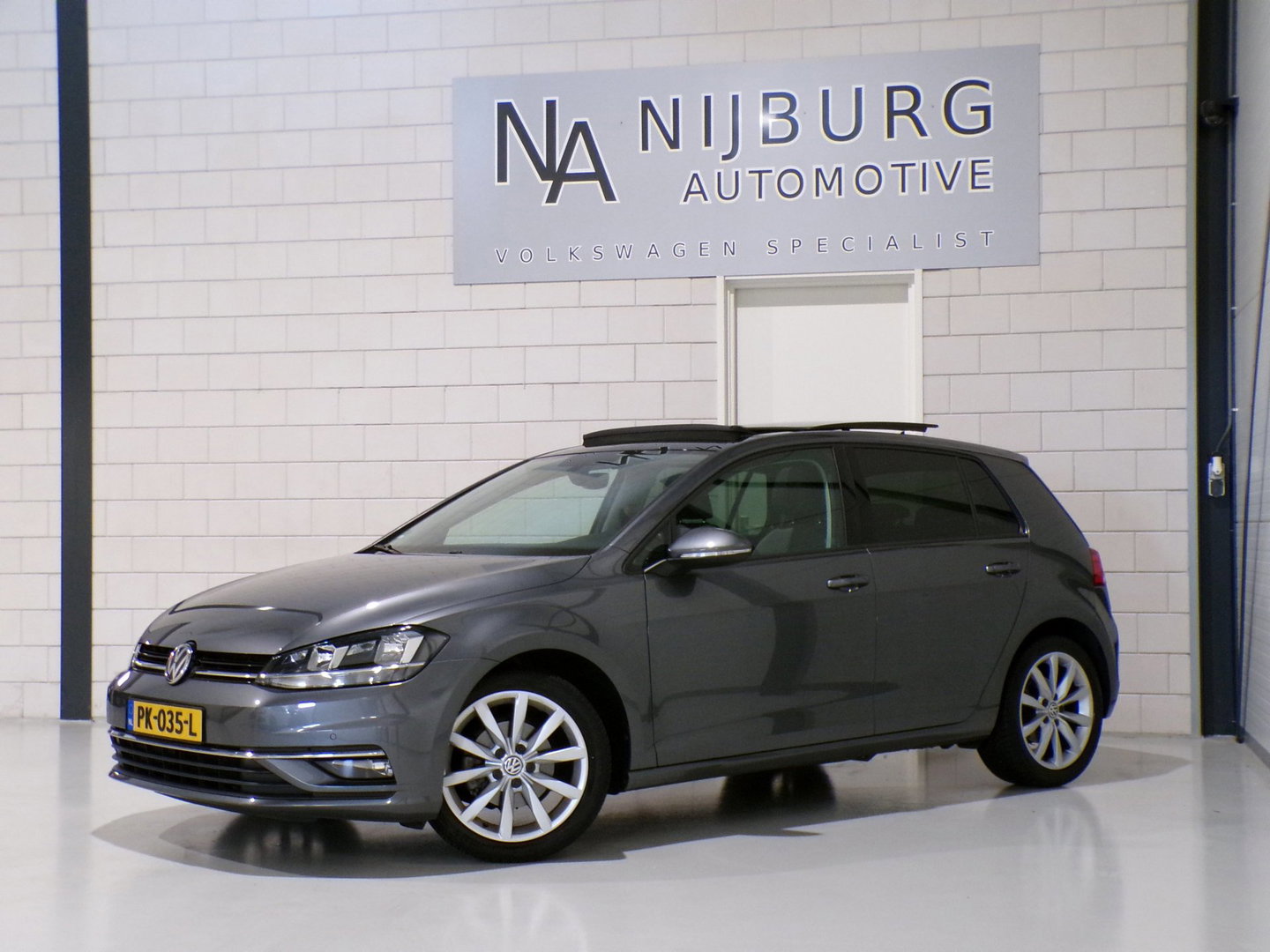 Volkswagen Golf 1.0 TSI Highline "Origineel NL!" Pano Stoelverwarming Apple-carplay Massage-stoel Android-auto Adaptive-cruise