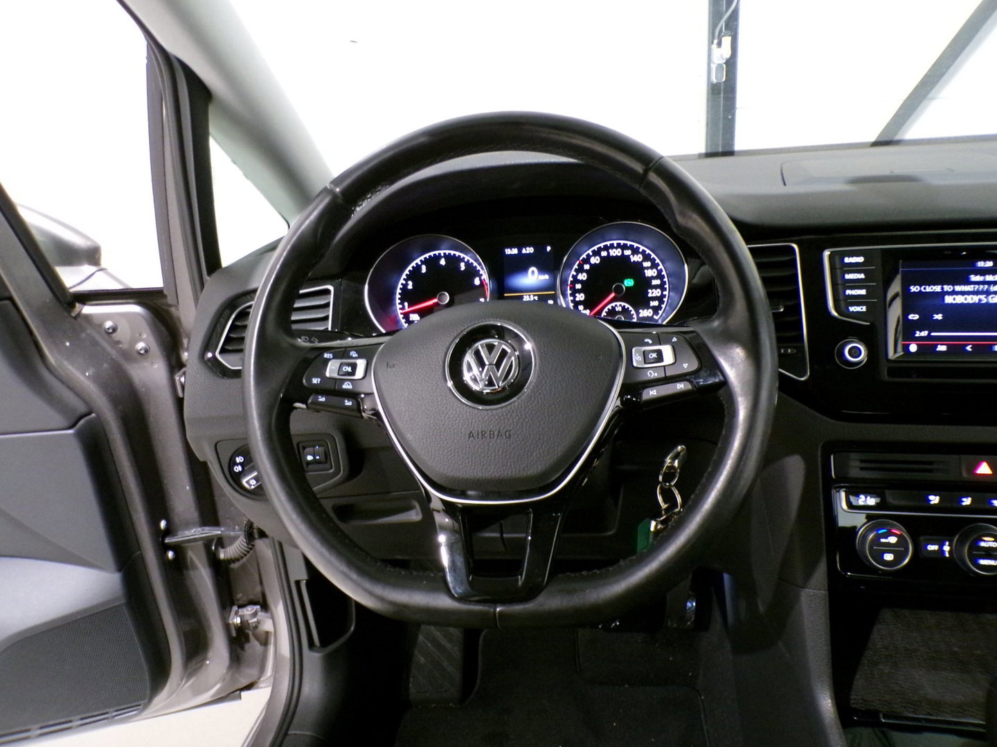 Volkswagen Golf Sportsvan 1.4 TSI Highline "Origineel NL!" Automaat! 1e eigenaar! Trekhaak Navigatie Bluetooth Alcantara Garantie