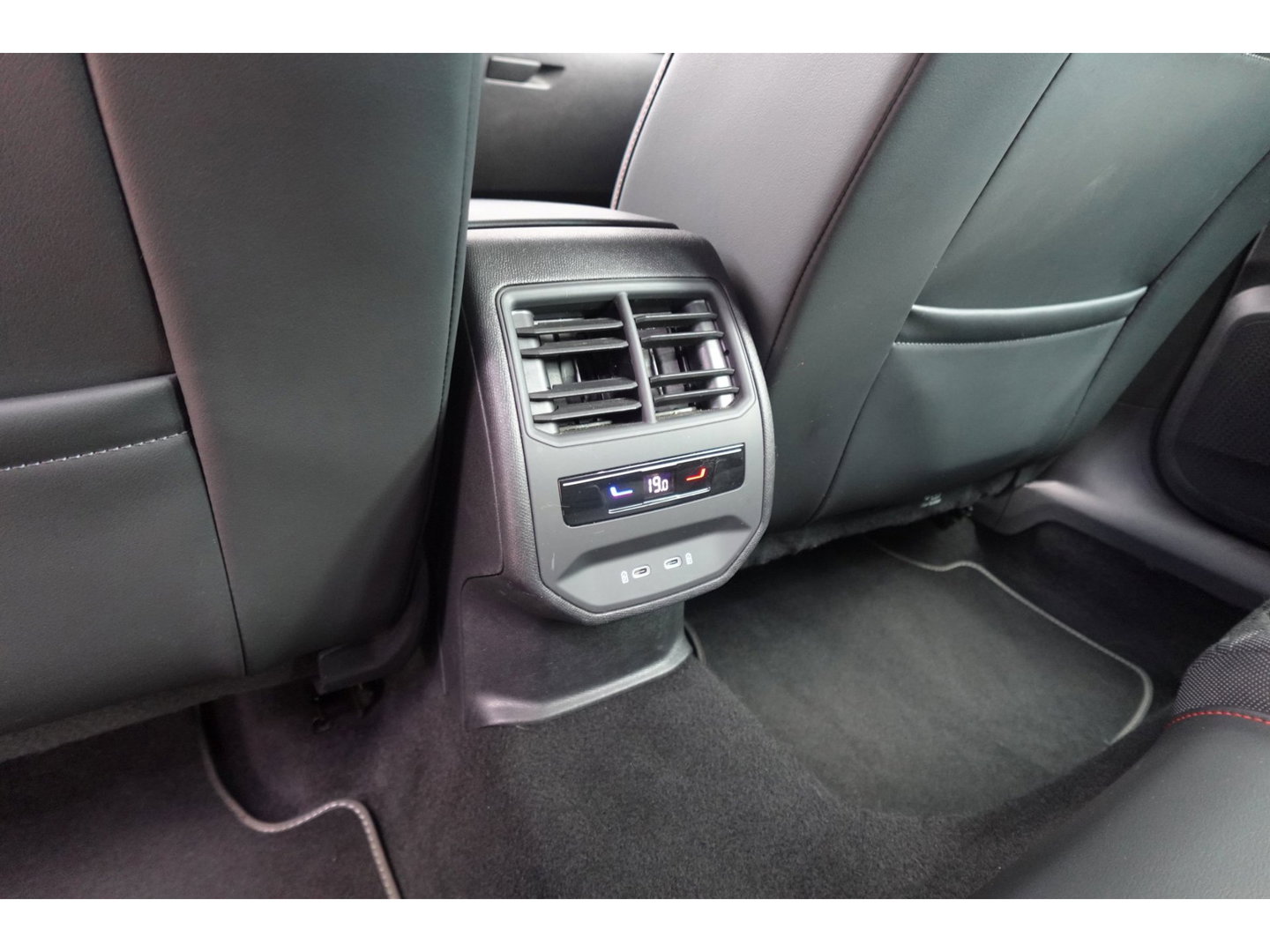SEAT Leon Sportstourer 1.5 TSI FR PANO KEYLESS CAM VOL'