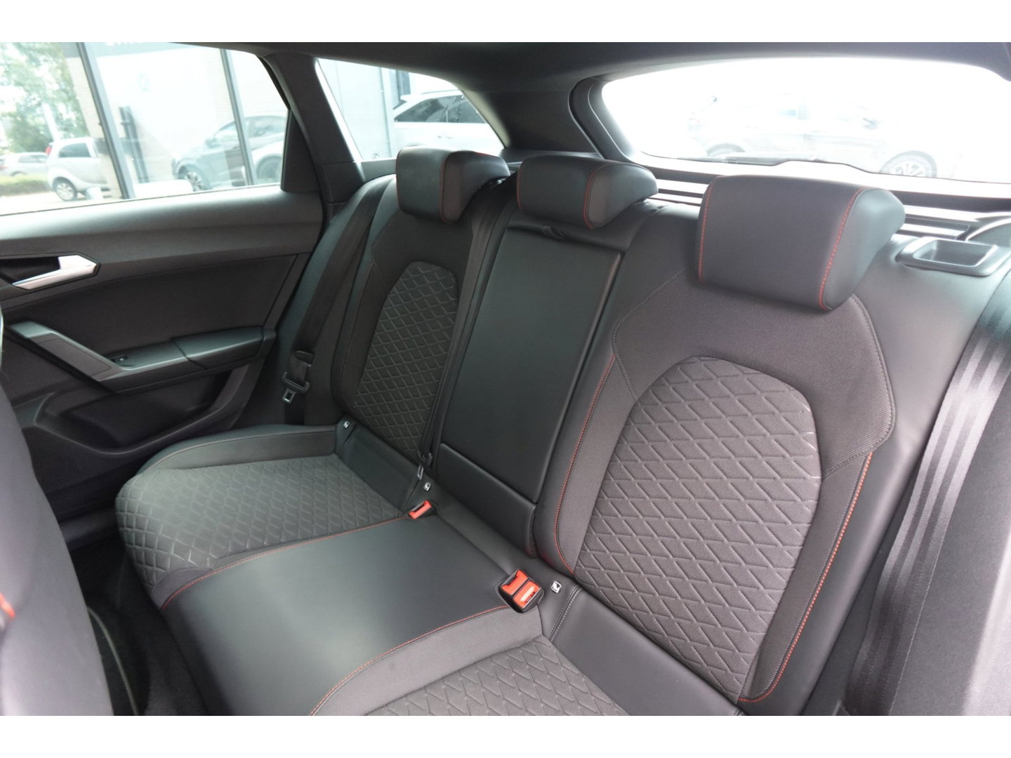 SEAT Leon Sportstourer 1.5 TSI FR PANO KEYLESS CAM VOL'