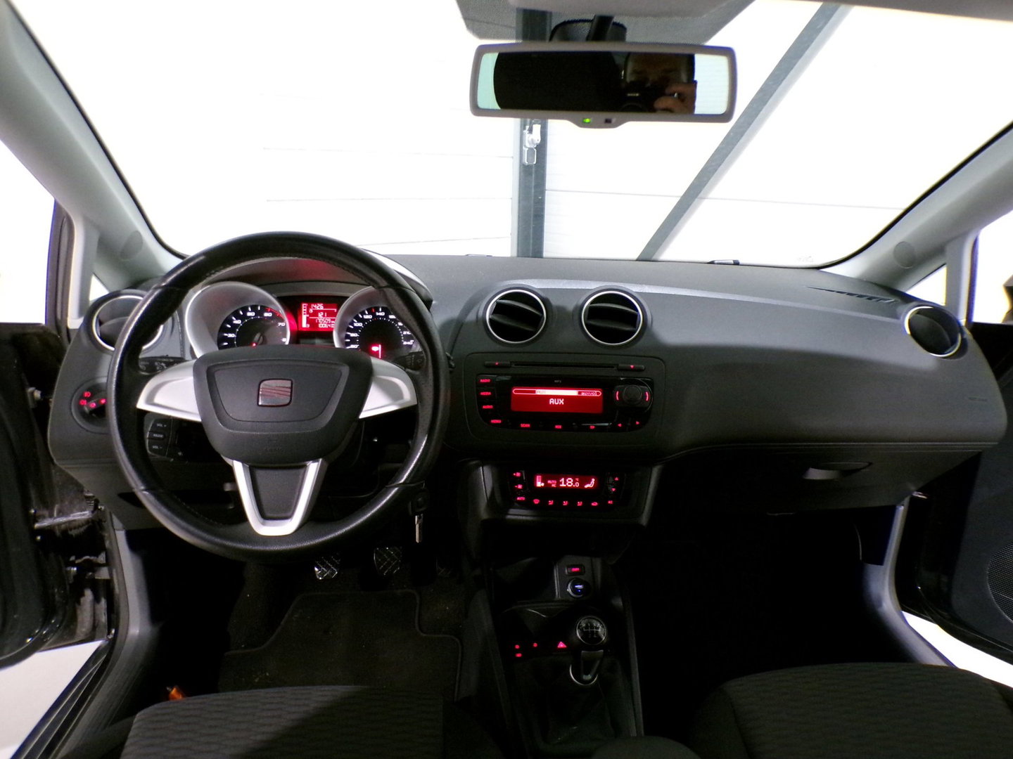 SEAT Ibiza 1.2 TSI Sport "Origineel NL!" Bluetooth Parkeersensoren 17"Velgen Nieuwe-APK Garantie Automatische-Airco Cruise