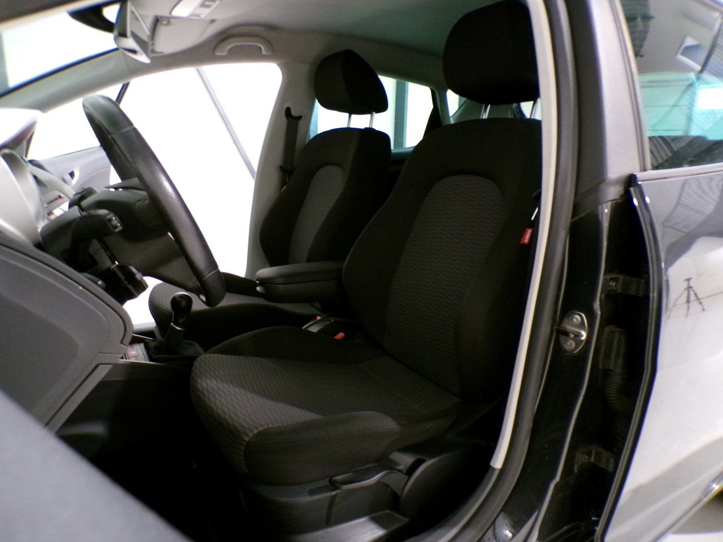 SEAT Ibiza 1.2 TSI Sport "Origineel NL!" Bluetooth Parkeersensoren 17"Velgen Nieuwe-APK Garantie Automatische-Airco Cruise