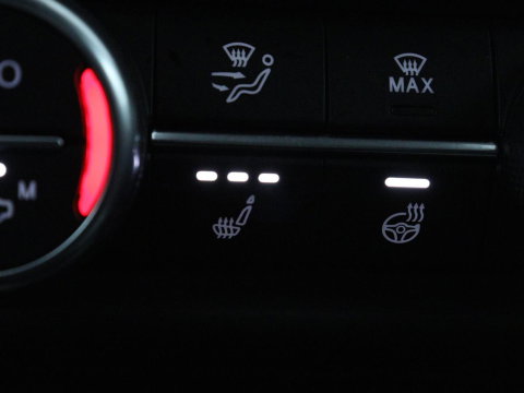Alfa Romeo Giulia 2.0 T GME AWD Competizione Q4 280pk Leder | Memory | Leder | Memory | Leder dashboard | Stuur/stoel verwarming | Matrix koplampen | Harman / Kardon | Dodehoek detectie | Park assist | Camera | Climate control | Virtual dashboard |