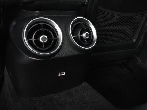 Alfa Romeo Giulia 2.0 T GME AWD Competizione Q4 280pk Leder | Memory | Leder | Memory | Leder dashboard | Stuur/stoel verwarming | Matrix koplampen | Harman / Kardon | Dodehoek detectie | Park assist | Camera | Climate control | Virtual dashboard |