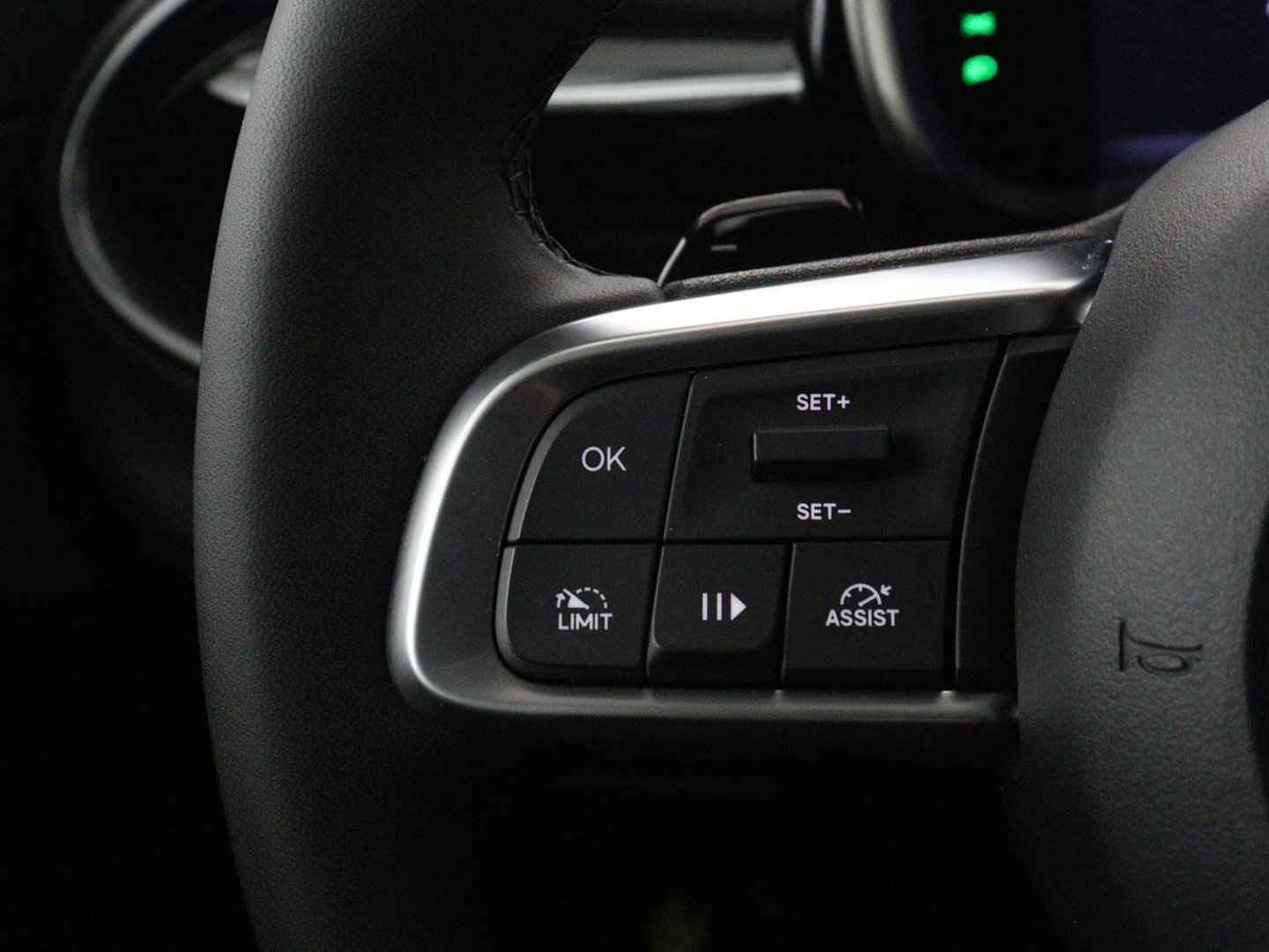 Fiat 600 1.2 Hybrid Urban | Stoelverwarming | 360 camera | | Stoelverwarming | 360 camera | Cruise control | Navigatie | Carplay | DAB | Climate control | Full LED | Park assist | Sfeerverlichting
