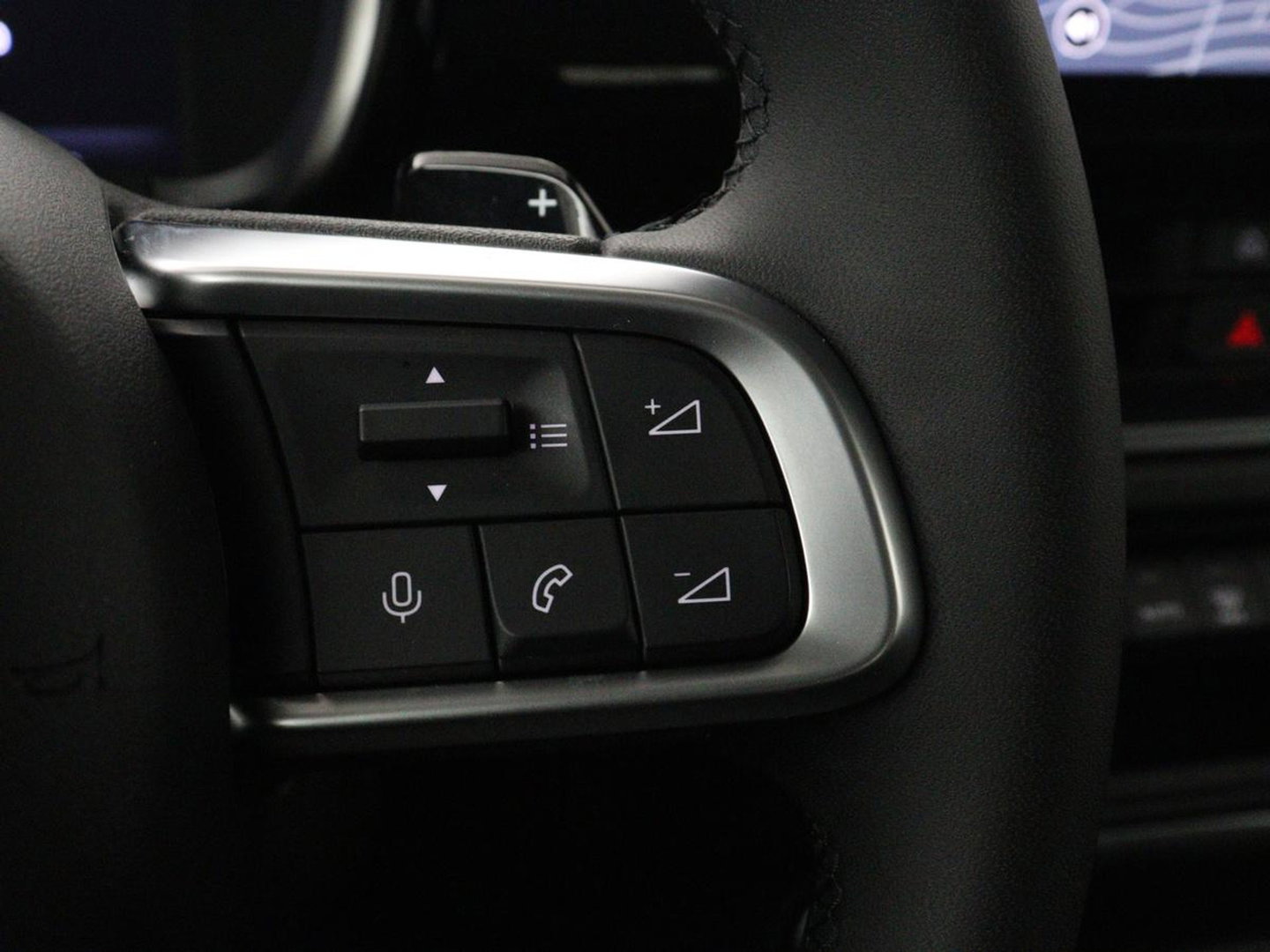 Fiat 600 1.2 Hybrid Urban | Stoelverwarming | 360 camera | | Stoelverwarming | 360 camera | Cruise control | Navigatie | Carplay | DAB | Climate control | Full LED | Park assist | Sfeerverlichting