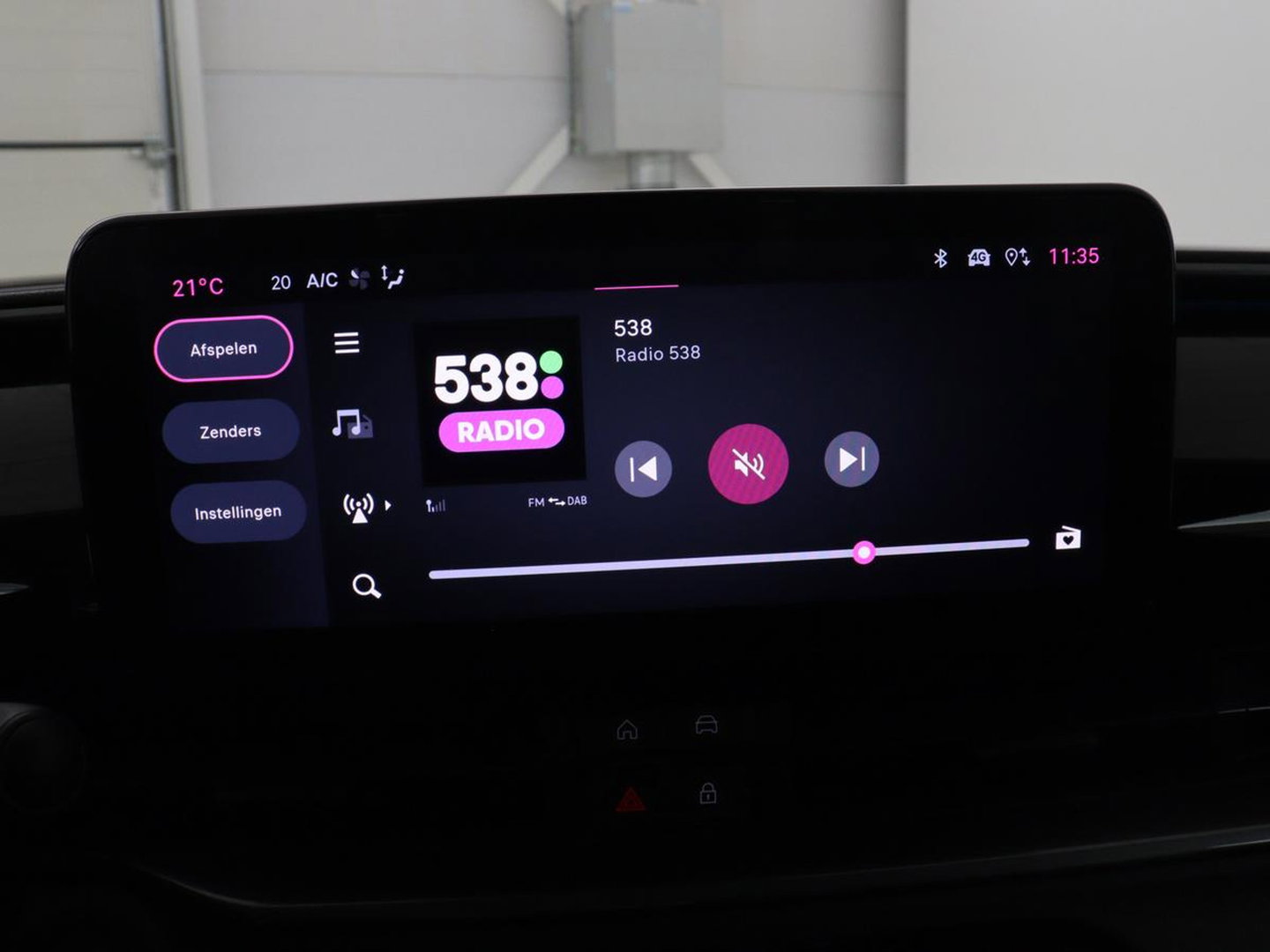 Fiat 600 1.2 Hybrid Urban | Stoelverwarming | 360 camera | | Stoelverwarming | 360 camera | Cruise control | Navigatie | Carplay | DAB | Climate control | Full LED | Park assist | Sfeerverlichting