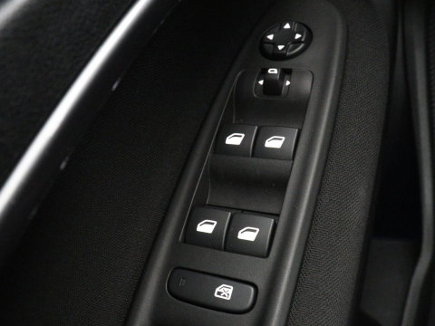 Fiat 600 1.2 Hybrid Urban | Stoelverwarming | 360 camera | | Stoelverwarming | 360 camera | Cruise control | Navigatie | Carplay | DAB | Climate control | Full LED | Park assist | Sfeerverlichting