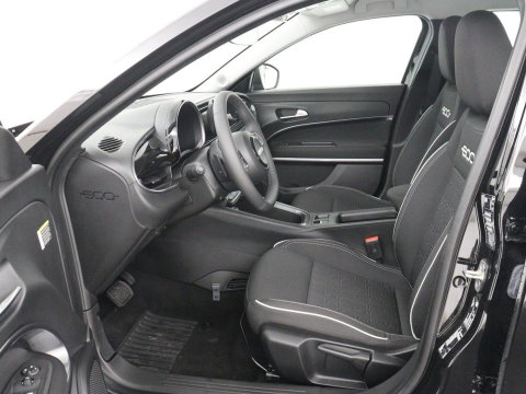 Fiat 600 1.2 Hybrid Urban | Stoelverwarming | 360 camera | | Stoelverwarming | 360 camera | Cruise control | Navigatie | Carplay | DAB | Climate control | Full LED | Park assist | Sfeerverlichting