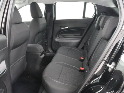 Fiat 600 1.2 Hybrid Urban | Stoelverwarming | 360 camera | | Stoelverwarming | 360 camera | Cruise control | Navigatie | Carplay | DAB | Climate control | Full LED | Park assist | Sfeerverlichting